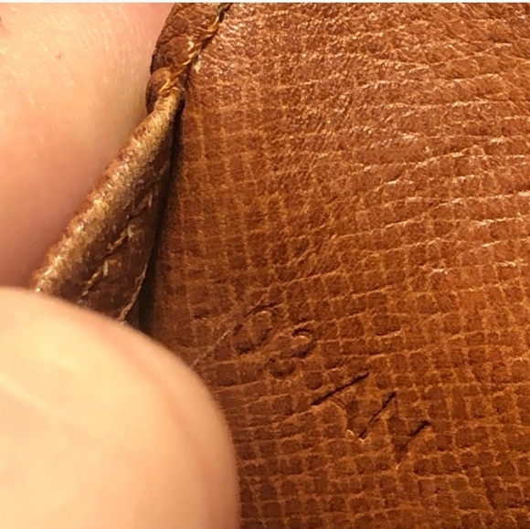 Louis Vuitton Tri-Fold Wallet - Picture 2 of 6